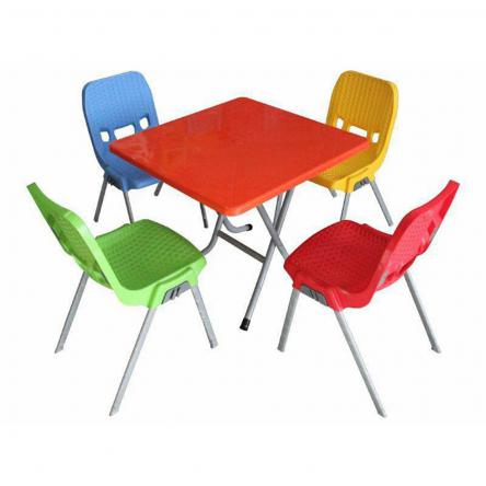 انواع میز و صندلی پلاستیکی و کاربرد آن